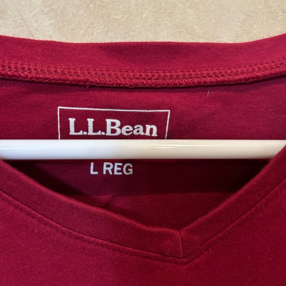 L.L. Bean Women's Burgundy Long Sleeve V-Neck Top 3/4 sleeve large - Picture 3 of 4
